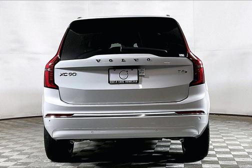 Crystal White Pearl 2026 Volvo XC90 Plug-In Hybrid T8 Plus 6-Seater