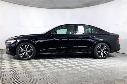 2024 Volvo S60 B5 Core Dark Theme