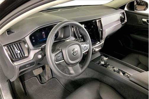 2024 Volvo S60 B5 Core Dark Theme