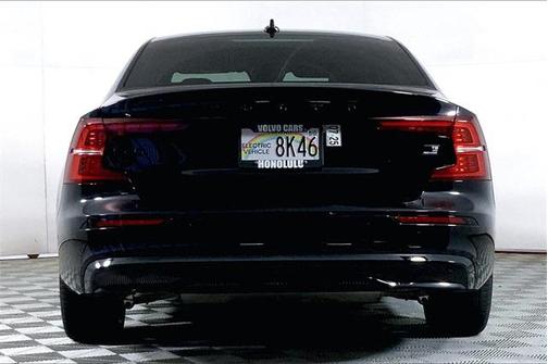 2024 Volvo S60 Recharge Plug-In Hybrid T8 Ultimate Black Edition