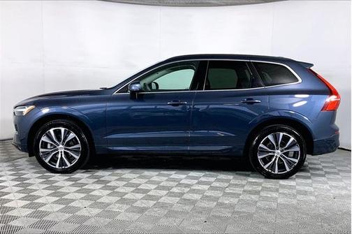 2022 Volvo XC60 B5 Momentum