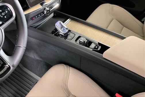 Crystal White 2026 Volvo XC60 Plug-In Hybrid T8 Plus