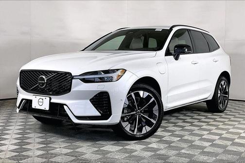 Crystal White 2026 Volvo XC60 Plug-In Hybrid T8 Plus