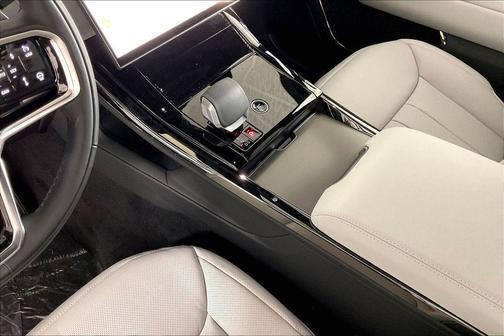 2025 Land Rover Range Rover Sport P360 SE