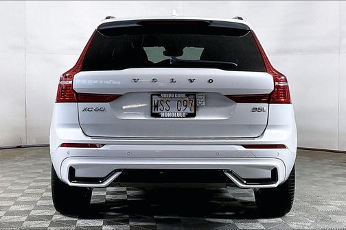 Crystal White 2022 Volvo XC60 B5 R-Design