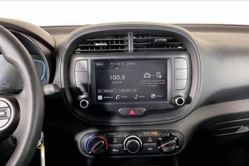 Snow White Pearl 2024 Kia Soul LX