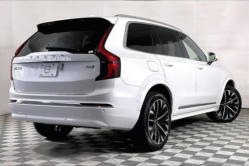 Crystal White Pearl 2026 Volvo XC90 B6 Ultra 6-Seater