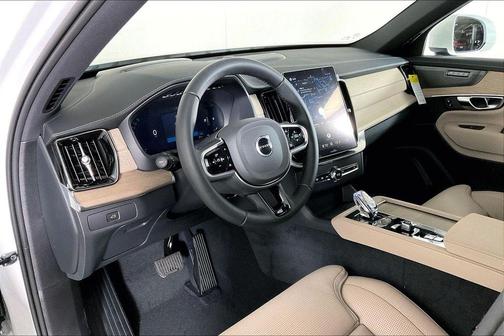 Crystal White Pearl 2026 Volvo XC90 B6 Ultra 6-Seater