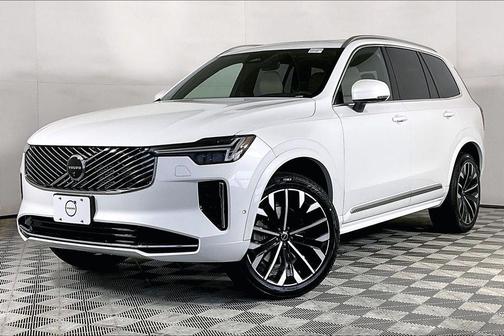 Crystal White Pearl 2026 Volvo XC90 B6 Ultra 6-Seater