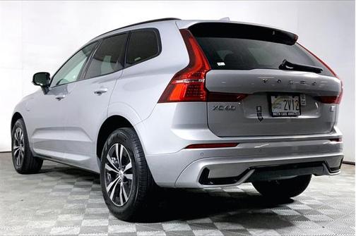 2024 Volvo XC60 Recharge Plug-In Hybrid T8 Core Dark Theme