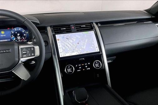 Fuji White 2026 Land Rover Discovery S