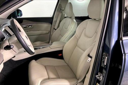 2024 Volvo XC90 Recharge Plug-In Hybrid T8 Plus Bright Theme 7 Passenger