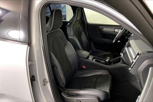 Silver 2022 Volvo XC40 Recharge Pure Electric P8 Twin Plus