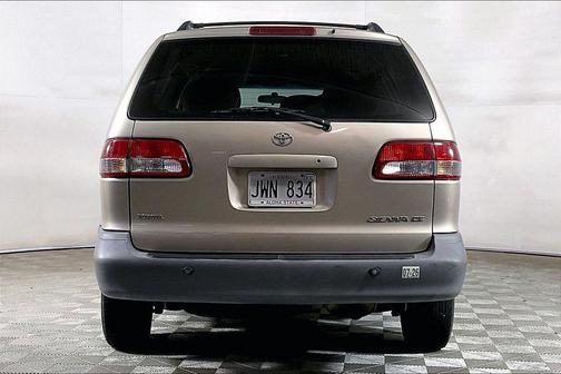 Desert Sand Mica 2002 Toyota Sienna CE