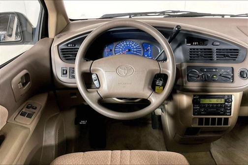 Desert Sand Mica 2002 Toyota Sienna CE