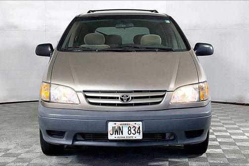 Desert Sand Mica 2002 Toyota Sienna CE