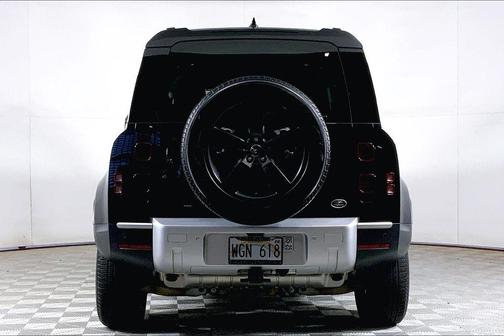 2022 Land Rover Defender 110 SE