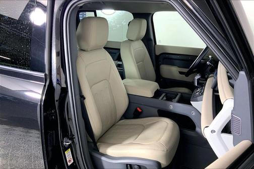 2022 Land Rover Defender 110 SE