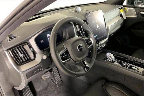 Crystal White 2026 Volvo XC60 Plug-In Hybrid T8 Ultra Black Edition