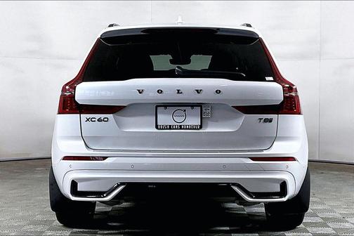 Crystal White 2026 Volvo XC60 Plug-In Hybrid T8 Ultra Black Edition