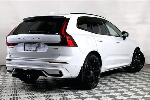 Crystal White 2026 Volvo XC60 Plug-In Hybrid T8 Ultra Black Edition