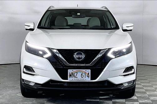 White 2022 Nissan Rogue Sport SL