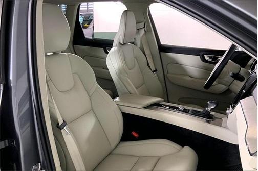 2021 Volvo XC60 T6 Inscription