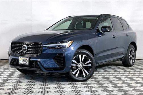 Denim Blue Metallic 2025 Volvo XC60 Plug-In Hybrid T8 Core