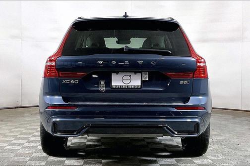 2025 Volvo XC60 B5 Plus