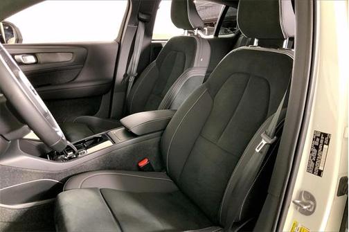 2022 Volvo C40 Recharge Pure Electric P8 Ultimate