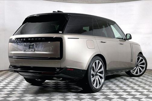 Batumi Gold 2026 Land Rover Range Rover P400 SE
