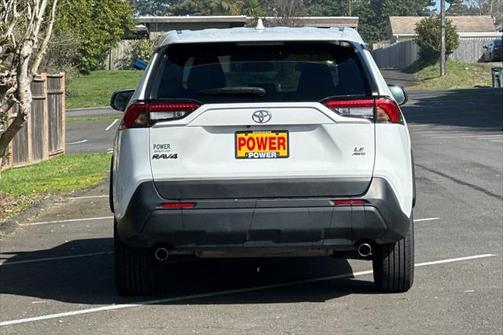 2022 Toyota RAV4 LE