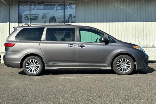 2019 Toyota Sienna XLE Premium