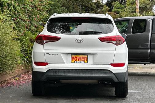 2016 Hyundai TUCSON SE