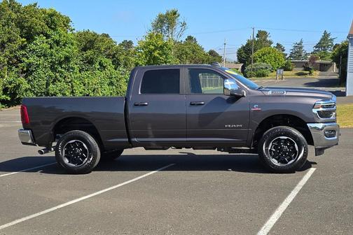 2025 RAM 3500 Laramie Crew Cab 4x4 6'4' Box