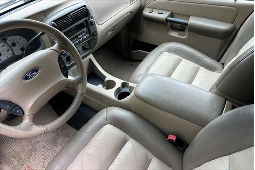 2003 Ford Explorer Sport Trac XLS