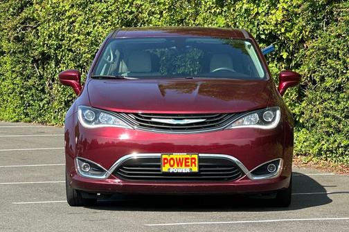 2018 Chrysler Pacifica Hybrid Touring Plus
