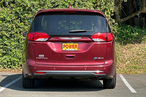 2018 Chrysler Pacifica Hybrid Touring Plus