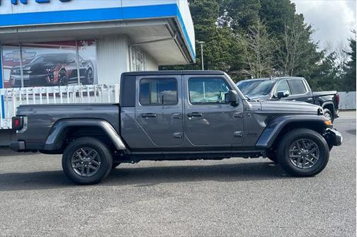 2024 Jeep Gladiator Sport S