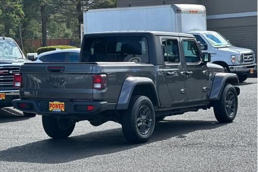 2024 Jeep Gladiator Sport S
