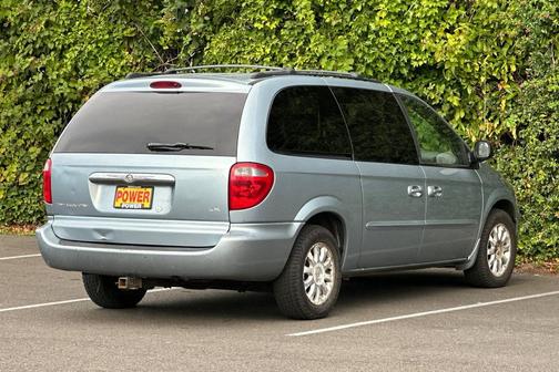2003 Chrysler Town & Country LX