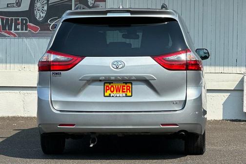 2020 Toyota Sienna LE
