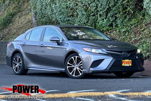 2020 Toyota Camry SE