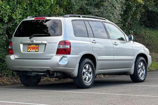 2004 Toyota Highlander Base