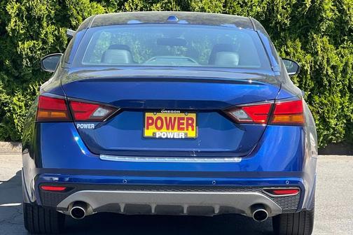 2021 Nissan Altima SR FWD
