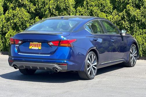 2021 Nissan Altima SR FWD