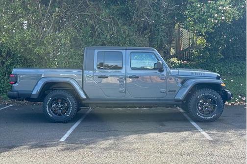 2025 Jeep Gladiator Willys