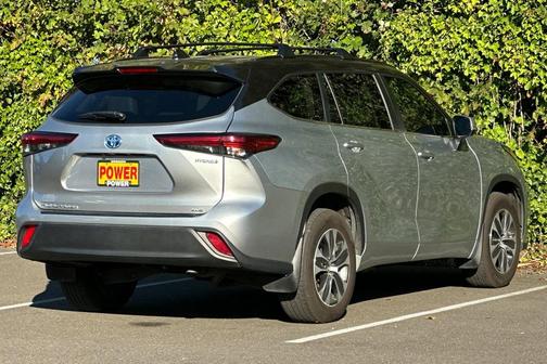 2023 Toyota Highlander Hybrid XLE