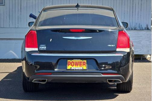 2018 Chrysler 300 Limited