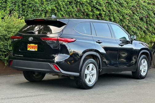 2022 Toyota Highlander L